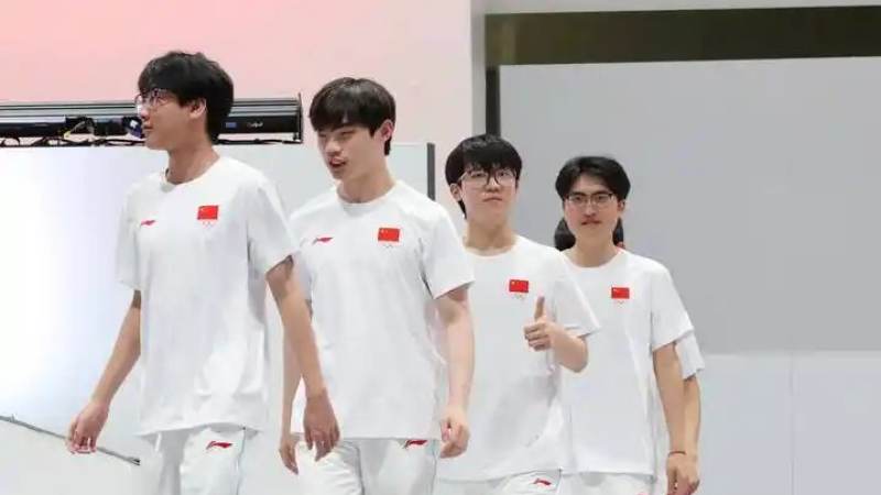 客场三球逆转 国际米兰力克AC米兰